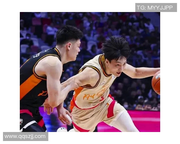 广东篮球队胡明轩与杜峰携手共创辉煌未来的篮球梦想之路 广东篮球队胡明轩与杜峰携手共创辉煌未来的篮球梦想之路